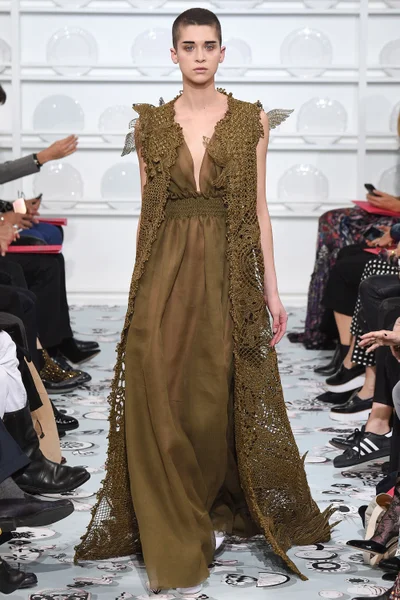 Look 25